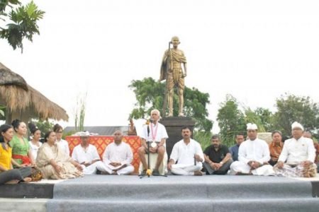gema perdamaian gandhi